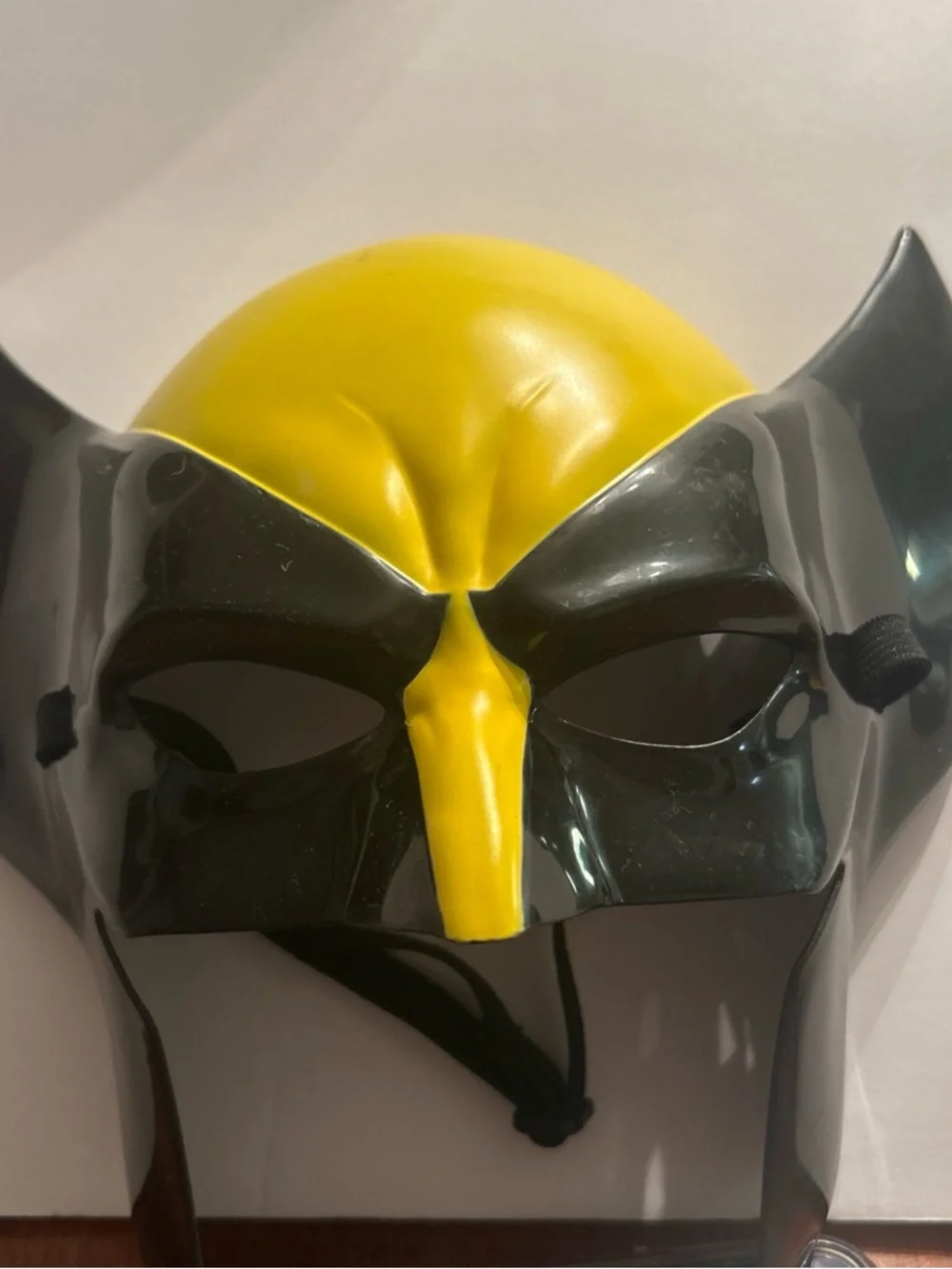 Marvel Wolverine Kids Costume Mask Black and Yellow - Picture 2 of 6